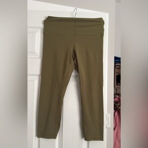 Size 10 lululemon green 25” aligns